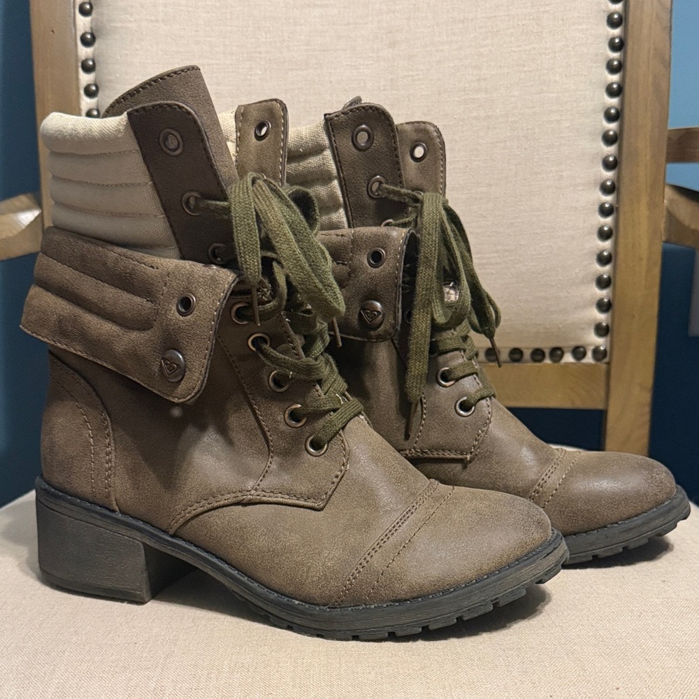 Roxy “Charlie” Women’s Combat Boots, Size 8.5